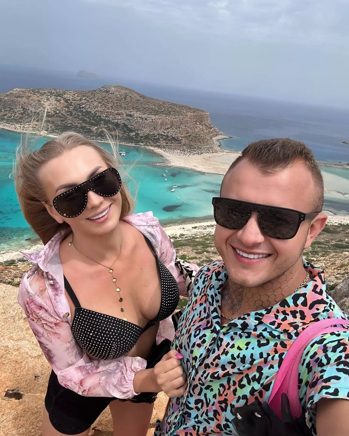 Joanna Narożna w kontrowersyjnej stylizacji! Czy żona Dawida Narożnego zapomniała założyć spodni